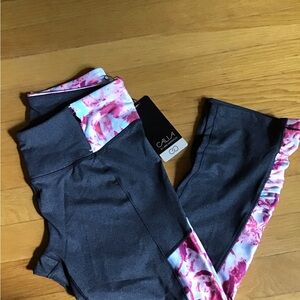 CALIA by Carrie Underwood Cropped Gray Leggings with Pink Floral Accent